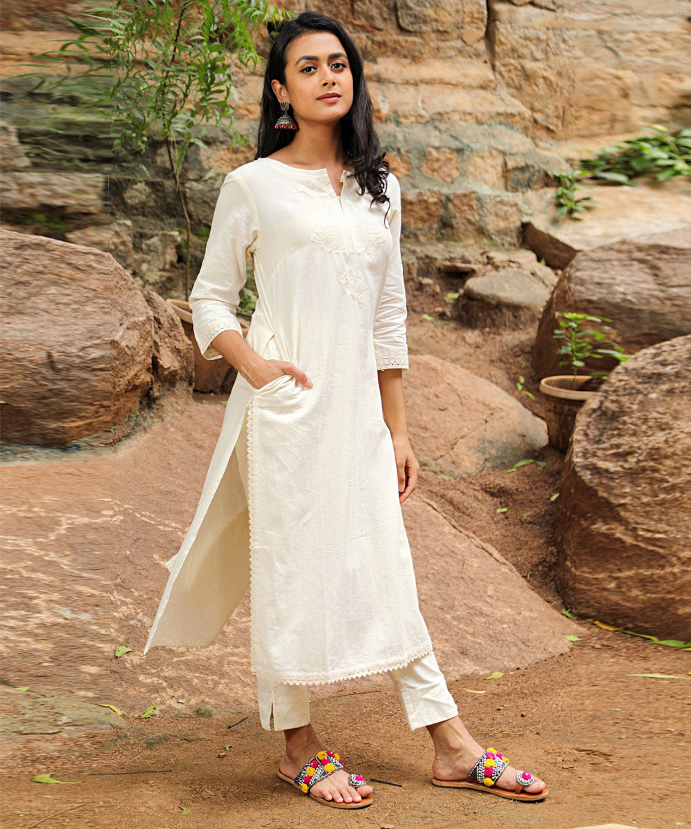 Off white handcrafted cotton musling kurta with embroidery