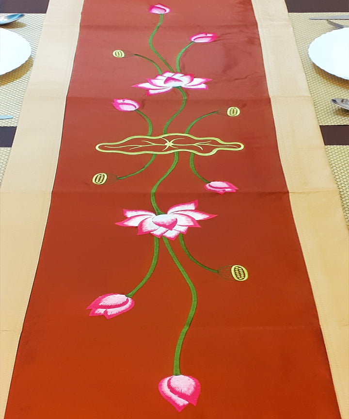 Lotus pattern silk embroidered table runner