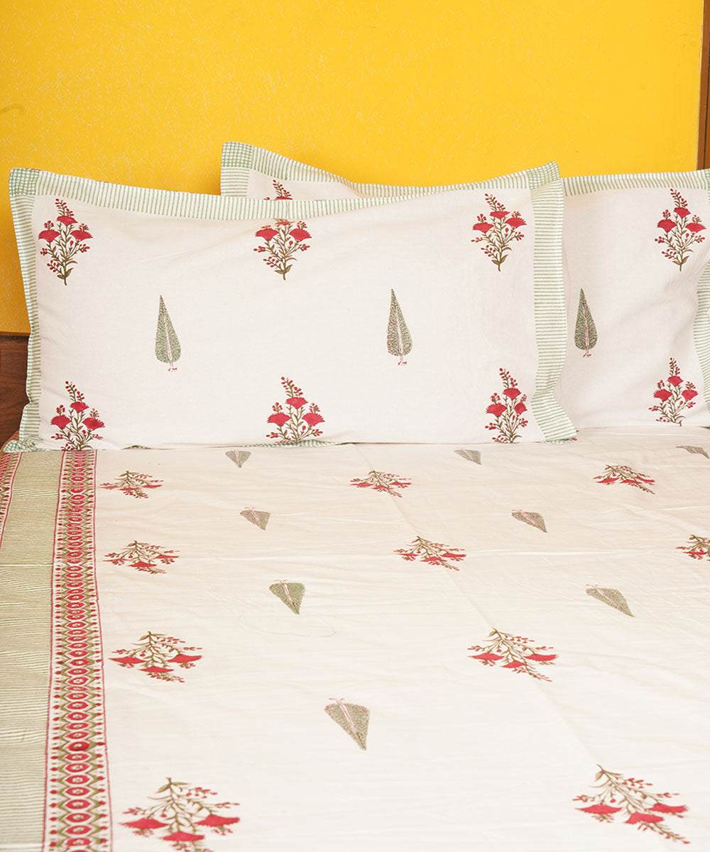 White maroon hand block printed cotton bedsheet