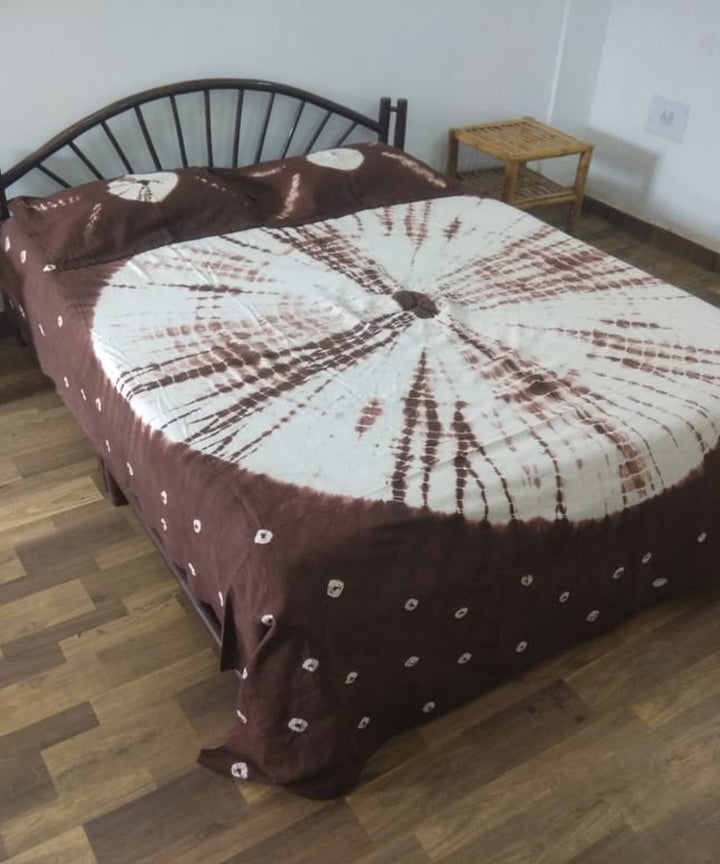 Brown white handcrafted tie dye cotton double bedsheet