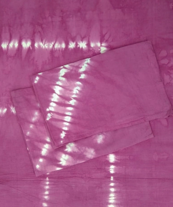 Magenta white handcrafted tie dye cotton double bedsheet