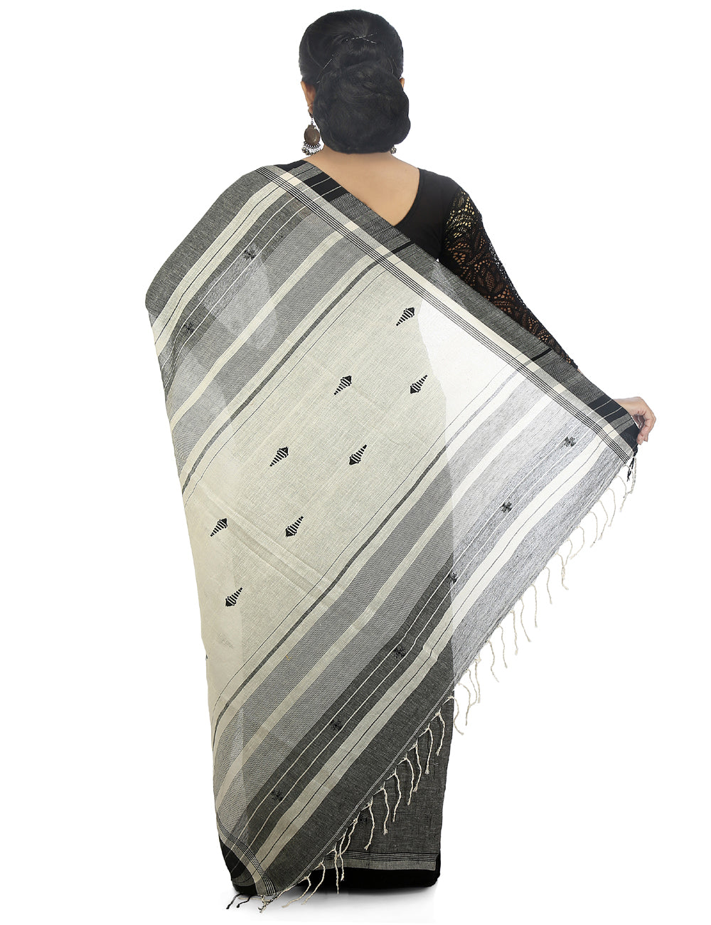 Grey and white handwoven cotton bengal saree