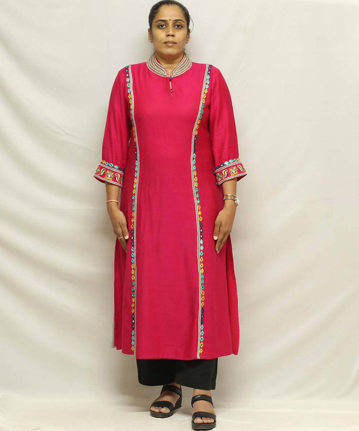 Vermillion red handcrafted soi and aari bharat slit kurta