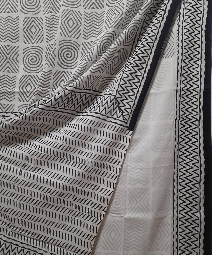 White handblock printed geometrical pattern mul cotton saree