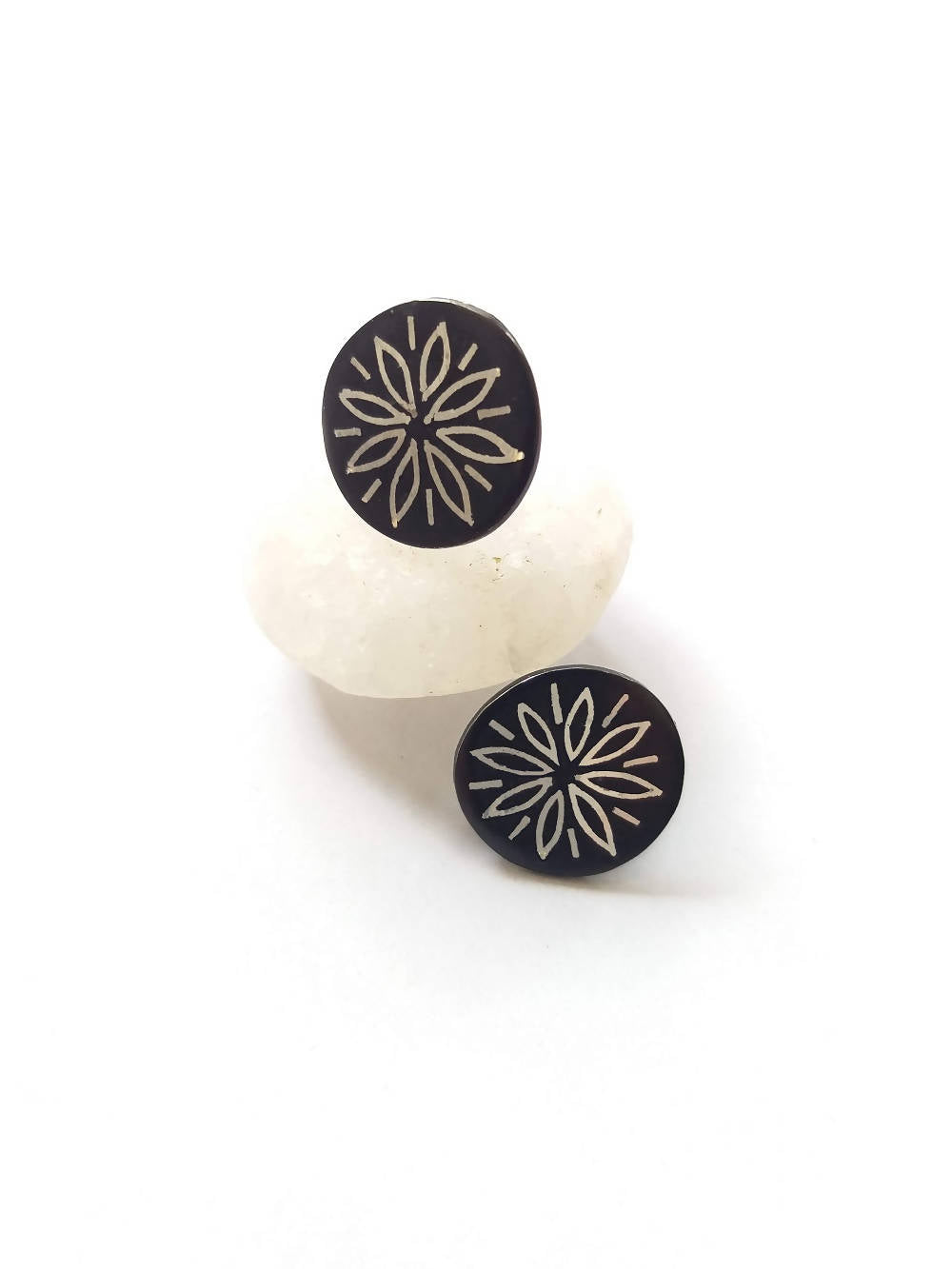 Handcrafted pure silver inlay bidri round stud earring