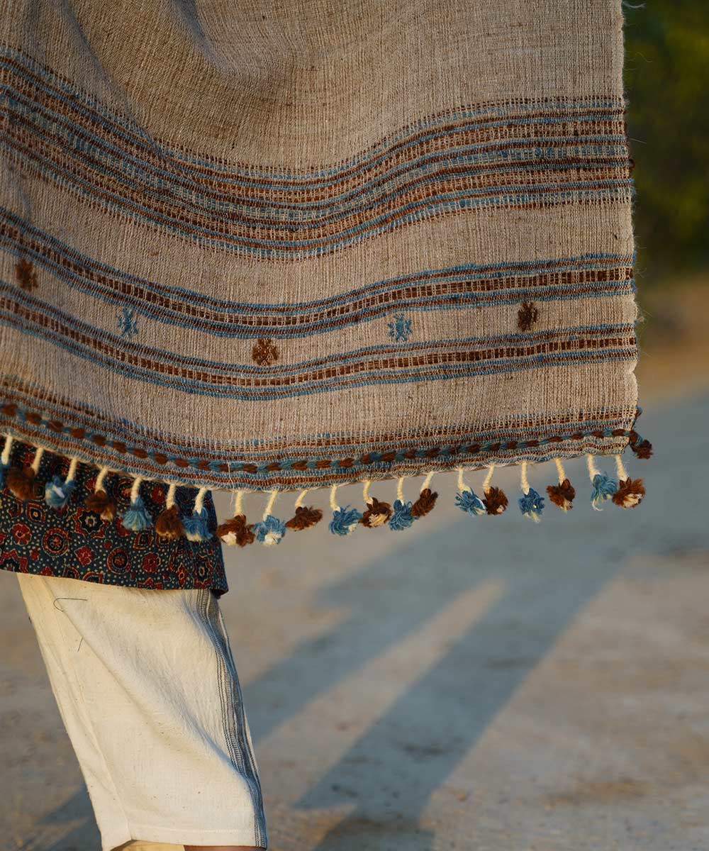 Off white handspun hand loom woolen shawl