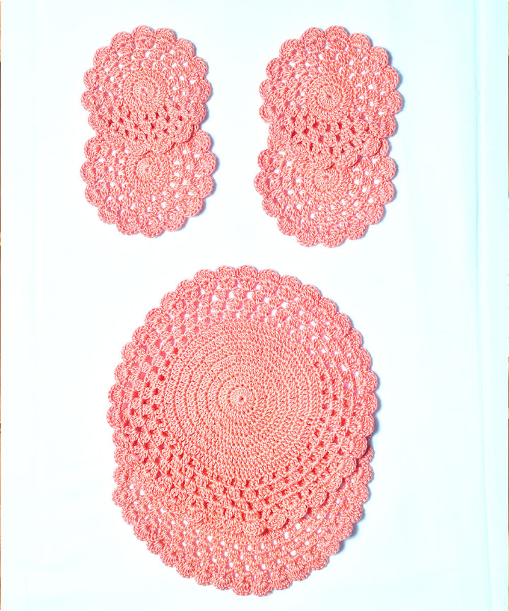 Peach crochet trivet set of six (2 placemats and 4 coasters