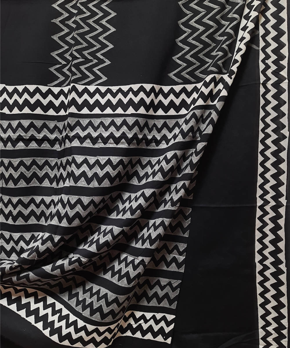Black handblock printed zig zag stripes mul cotton saree