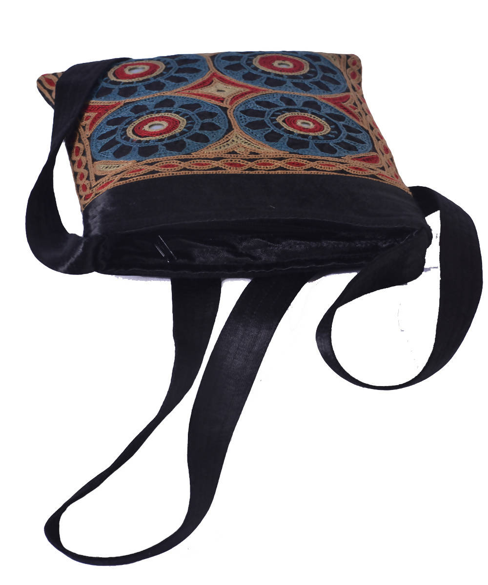 Black blue hand embroidery mashroo cross body bag