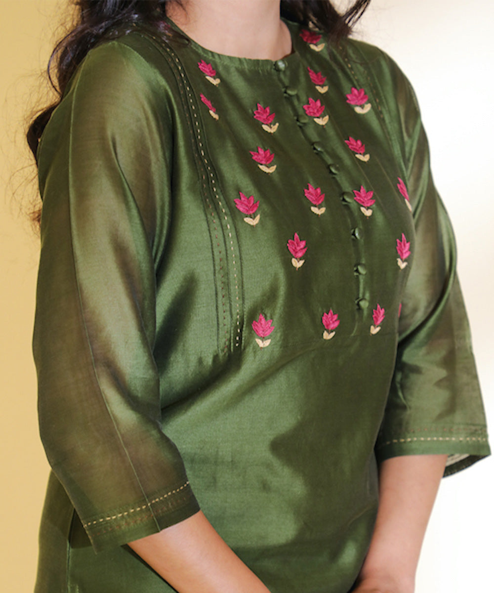 Green hand embroidered pintuck chanderi cotton silk kurta