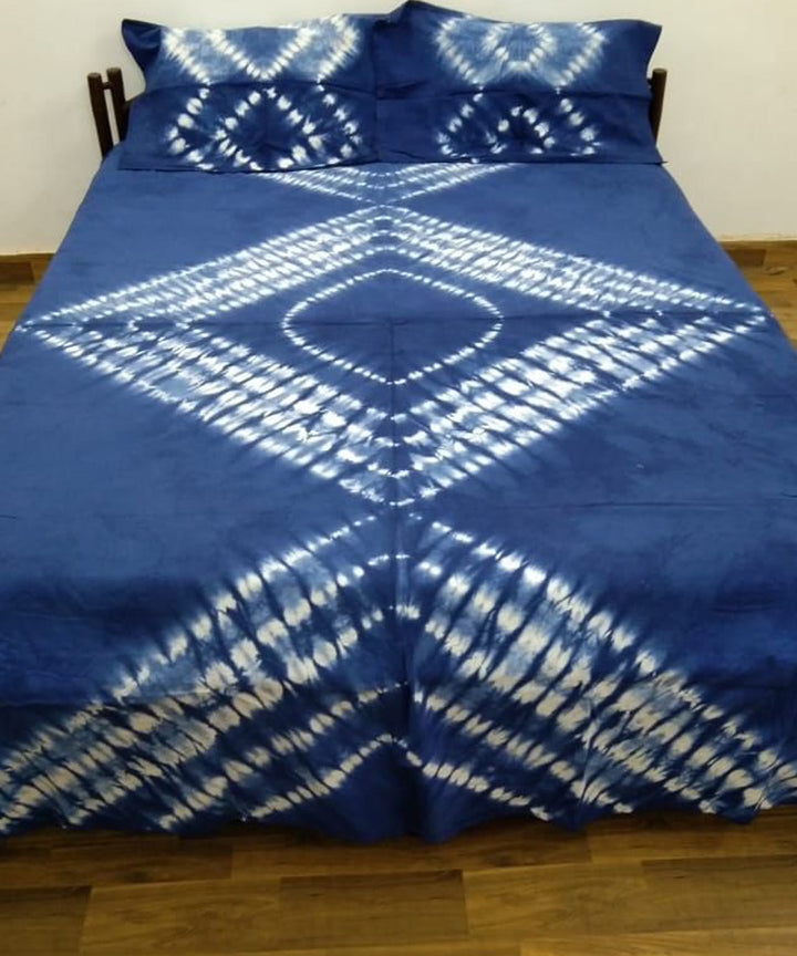 Blue handcrafted tie dye cotton double bedsheet