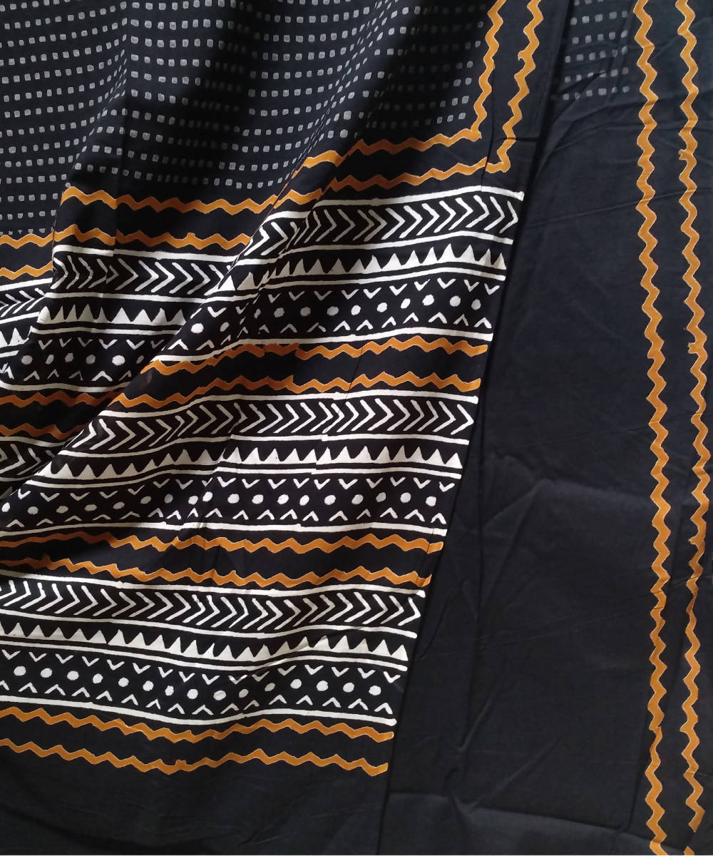 black mul cotton geometric design print saree